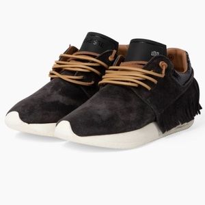 Esseutesse Suede Fringe Sneaker - Black / Charcoal